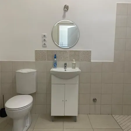 Apartman Kiss Vendeghaz 2-3 *